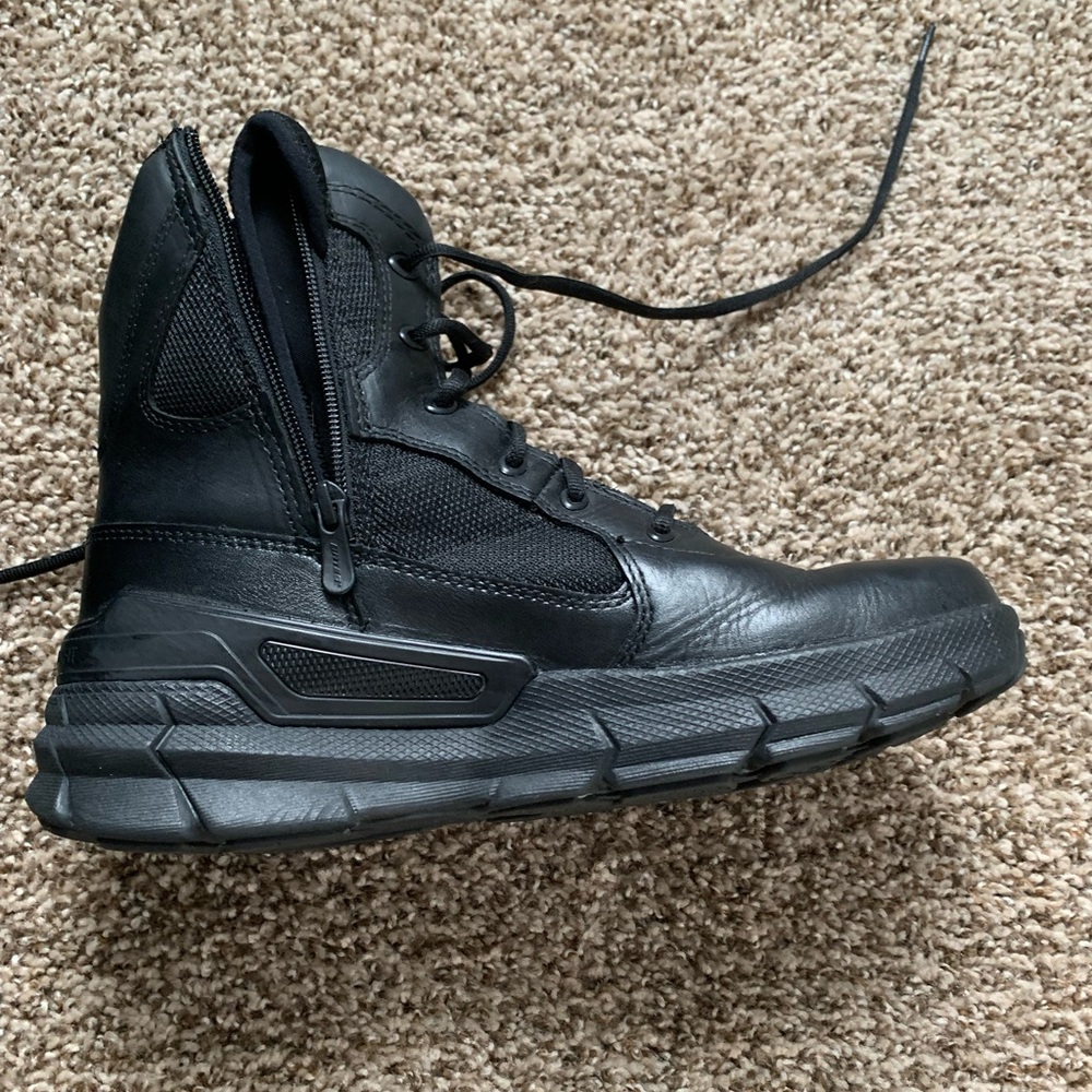 Bates E07108 men’s size 8 boots